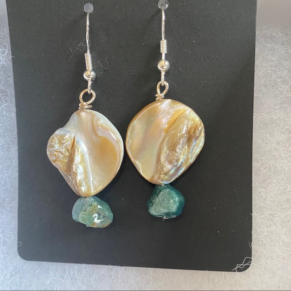 The Baubled Blonde Jewelry - Shabby Chic BOHO Beach Sea Shell Earrings
